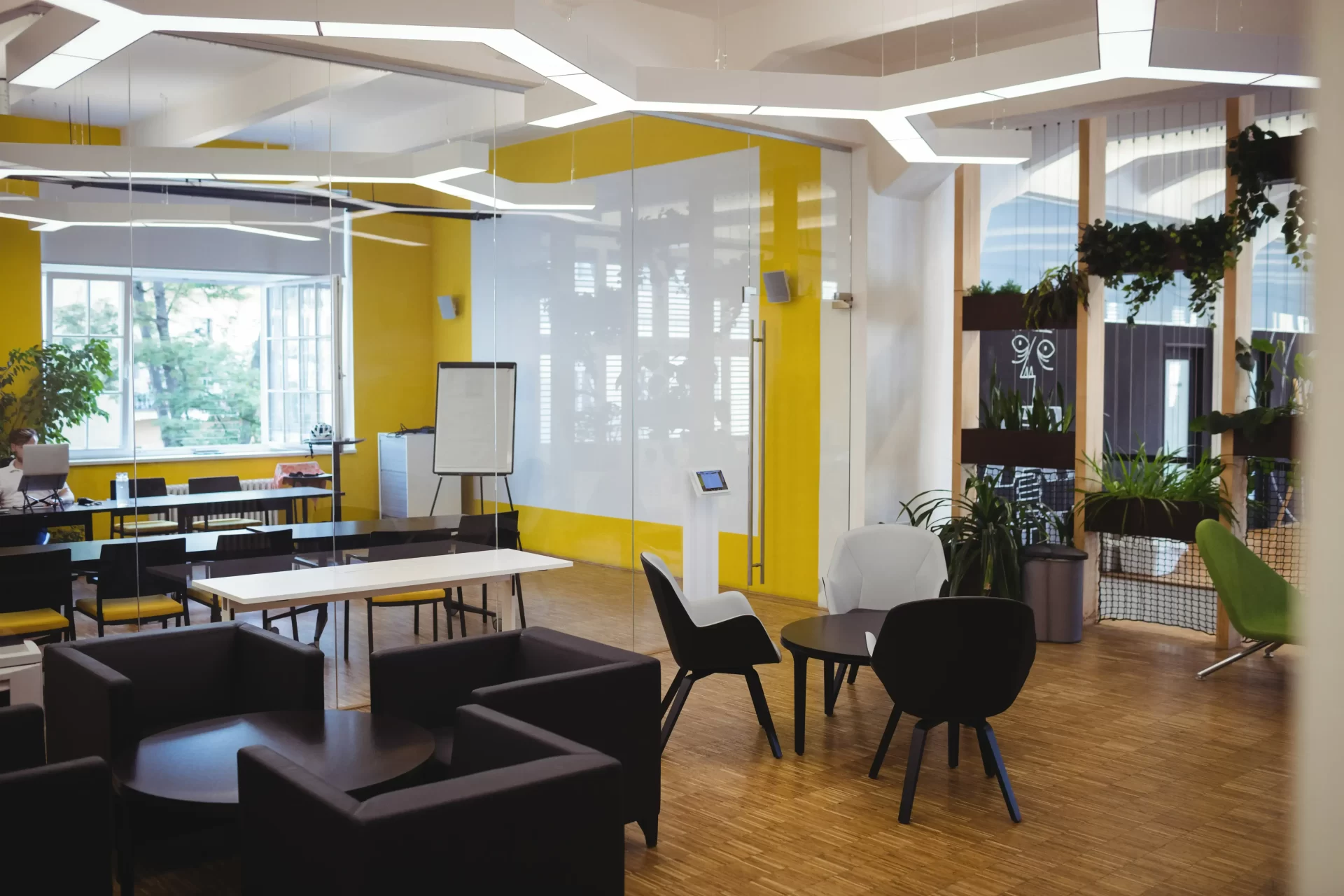 Importance of Choosing the Right Office Furniture